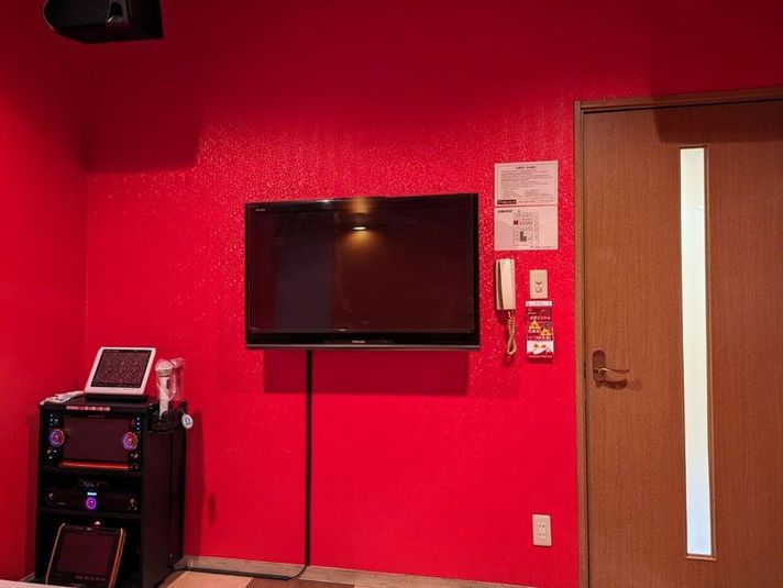 《5～8名用》カラオケルーム【サイズM】 - カラオケバナナクラブ＆ビッグエコー サンフラワー店