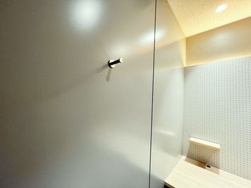 名古屋会議室 広小路本町ビルディング ホール&カンファレンス BOOTH 3 （当日予約OK）（B1階）の室内の写真