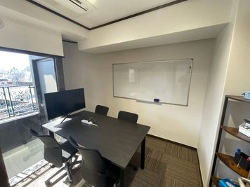 【高田馬場駅徒歩1分以内◎】【2名利用専用】4名会議室（RoomC）※予約時間前は入室不可 - いい会議室高田馬場 タックイレブン高田馬場710