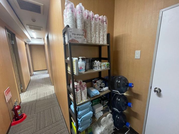 【高田馬場駅徒歩1分】6名会議室(RoomE)モニター有 - いいオフィス高田馬場(旧いい会議室高田馬場)