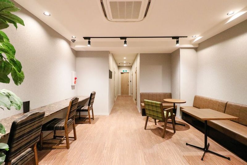 コワーキングスペース【会話可能エリア】 - THE HUB 田町三田