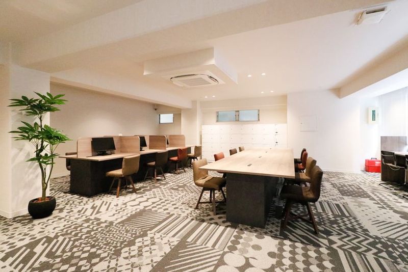 THE HUB 有楽町 EAST コワーキングスペース【会話可能エリア】の室内の写真