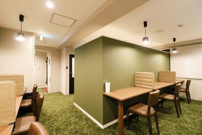 駅チカ！【会話可能エリア】ソロワークに必要なファシリティを全て完備したワークプレイスです。 - THE HUB SOLO 柏
