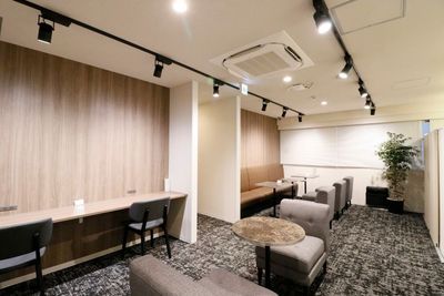 駅チカ!【会話可能エリア】ソロワークに必要なファシリティを全て完備したワークプレイスです。 - THE HUB 横浜桜木町