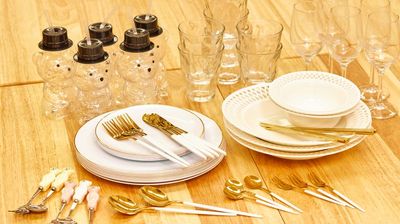 食器やグラス・カトラリー類もご用意♪ - Moff room《秋葉原店》 🧸Moff room🧸1〜15名様用ママ会向けスペースの設備の写真