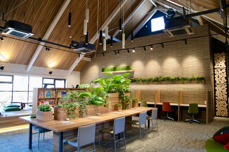 【多目的会議室】U Work Shiratama - U Work Shiratama (コワーキングスペース）