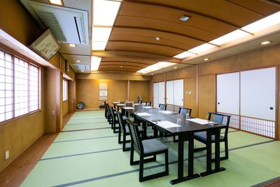 萬谷2階の宴会場がご利用いただける畳スペースです。 - 料亭ワーキングスペース、おりょうり京町萬谷 和と伝統を感じる料亭の畳スペースの室内の写真