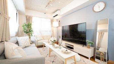 65インチの大迫力TV📺
地上波も映りますのでスポーツ観戦も◎ - Bloom福島 【ブルーム福島】去年10月OPEN🎊福島駅から徒歩2分　の室内の写真