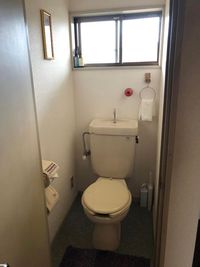 水洗トイレ（狭いのはご了承ください） - ハナリンオフィスレンタルルーム（大花ハイツ208）のその他の写真