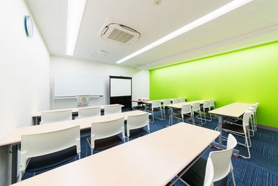 みんなの貸会議室　名古屋栄店 名古屋栄704会議室【定員21名】みんなの貸会議室名古屋栄店の室内の写真