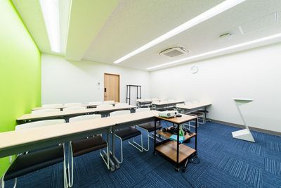 みんなの貸会議室　名古屋栄店 名古屋栄704会議室【定員21名】みんなの貸会議室名古屋栄店の室内の写真