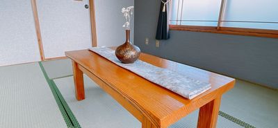 テーブルあります。 - 🌱GREEN HOUSE 円山🌱 レンタル和室🌞太陽の間の室内の写真