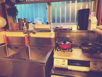 キッチンは飲食店営業許可取得済です。 - ニューワセダアパート キッチン付古民家レンタルスペースの室内の写真