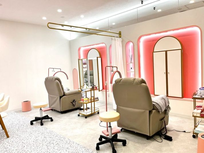 施術ベット、カート付きレンタルスペース - 389Lips Labo