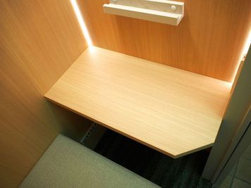 CHATBOXサンマークス大日 【CHATBOXサンマークス大日】102(一人用ワークブース)の室内の写真