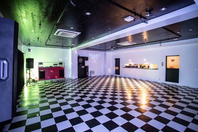 DJブースもあります。 - WAAAPS WESTの室内の写真