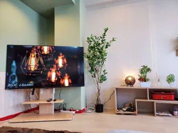 コテ渋谷 15-18名用✨55型４K対応TV📺キッチン設備完備🍳の室内の写真