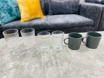 ご覧の食器がございます。 - ビスタ名古屋駅前 11〜20名様専用_ビスタ名古屋駅前の設備の写真