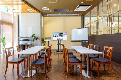 参考レイアウト：島型 - （掲載停止）S.S.SHIODOME 【A + C】スイッチ スタンド シオドメの室内の写真