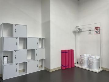 サンプレイス So Arts produced by Mia Tomanoの室内の写真