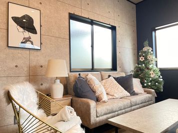 12月は予約が込み合います。ご予約はお早目にお願いします。 - SPICA大阪 SPICA大阪/1名〜10名様専用の室内の写真