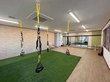 TRXは最大４つ利用可能 - ステップ木更津鍼灸治療院 レンタルスペースの室内の写真
