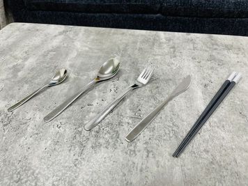 ご覧の食器がございます。 - ビスタ名古屋駅前 11〜20名様専用_ビスタ名古屋駅前の設備の写真