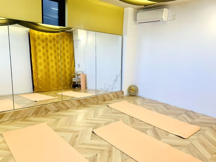 Studio dum ta ta　スタジオ ドゥン タタ - Studio dum ta ta