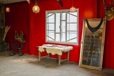 細かい備品を使って他にない写真を。 - 6丁目の鹿寫眞舘 貸しフォトスタジオ（4名様まで。※乳幼児含む）の室内の写真