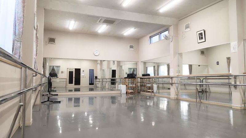 稽古場
 - レンタルダンススタジオ　デガジェ レンタル  バレエタジオ　デガジェの室内の写真