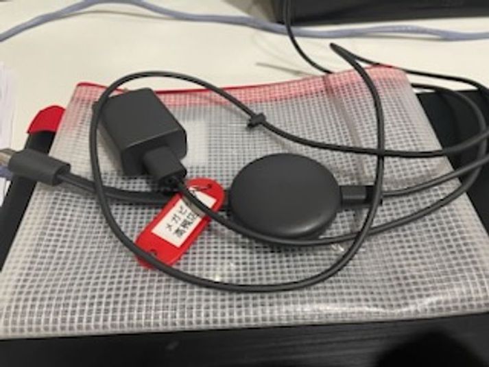 《2～4名用》会議・打ち合わせ用ルーム【サイズS】 - カラオケメガビッグ 高槻店