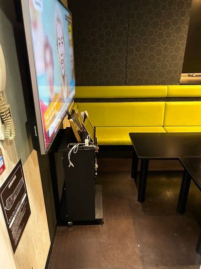 《定員人数～8名》会議・打ち合わせ用ルーム【サイズM】 - カラオケ ビッグエコー京阪守口駅前店