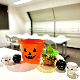 可愛いハロウィン小物もございます！ご使用ください。 - 第三スペース 【レビュー割大特価！】多目的スペース！第三スペース新橋3Fの室内の写真