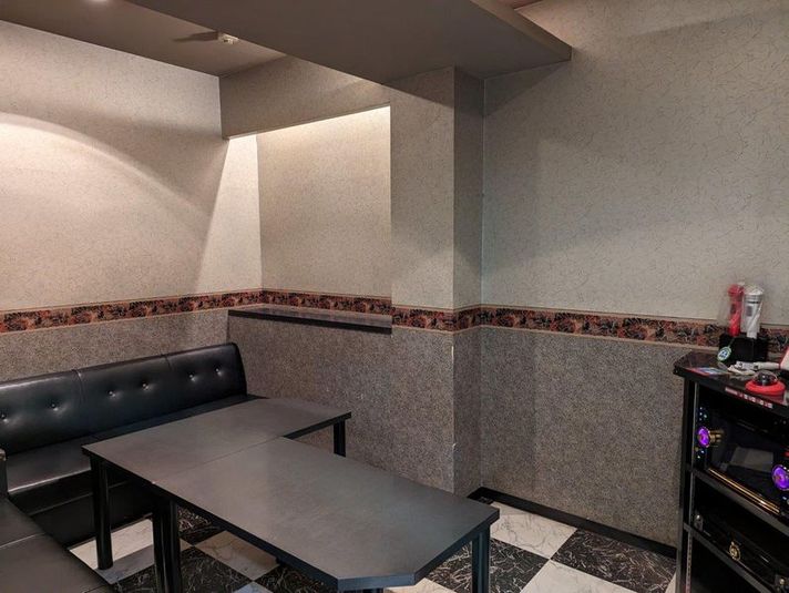 《9～10名用》会議・打ち合わせ用ワークルーム【サイズL】 - カラオケバナナクラブ＆ビッグエコー 三木店