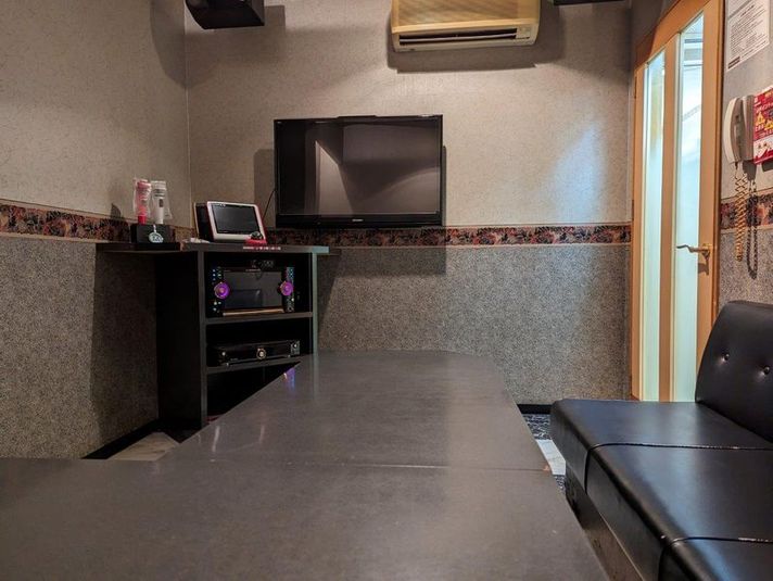 《9～10名用》会議・打ち合わせ用ワークルーム【サイズL】 - カラオケバナナクラブ＆ビッグエコー 三木店