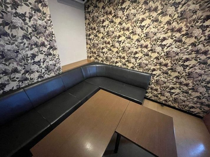 《5～8名用》会議・打ち合わせ用ルーム【サイズM】 - カラオケビッグエコー 坂出店