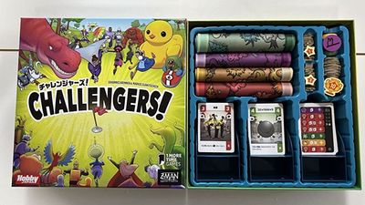 チャレンジャーズ！：2023年8月に発売されたばかりの8名まで遊べるやり込み系対戦カードゲーム。市場でも品薄で、是非ともやりたいゲーム。 - スペースオウルⅢの室内の写真