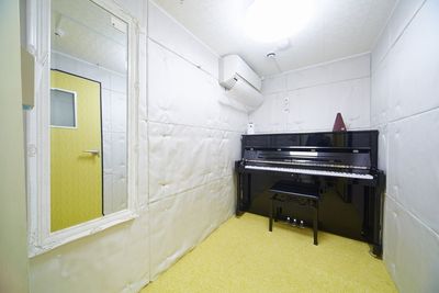 【用賀駅１分・世田谷】ピアノ有、防音室のレンタル。管楽器、歌、テレワーク、etc、思いっきり音出ししてください！ - ブリアサロン【世田谷-用賀駅 歩１分】🎹ピアノ📶高速WIFI
