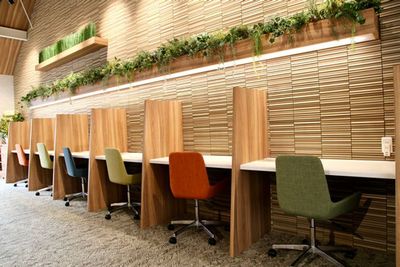 仕切りデスク - U Work Shiratama (コワーキングスペース） U Work Shiratamaの室内の写真