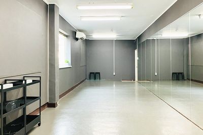 ダンスの動画撮影にもピッタリ！‐神戸三宮レンタルスタジオStork三ノ宮駅徒歩4分【ダンスができるレンタルスタジオ】の室内の写真 - 神戸三宮レンタルスタジオStork 三ノ宮駅徒歩4分【ダンスができるレンタルスタジオ】の室内の写真