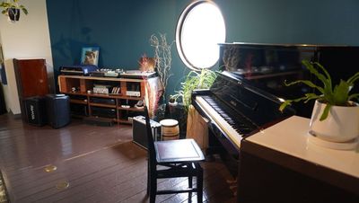 YAMAHA　アップライトピアノ - レンタルスペース南口パーラーの設備の写真