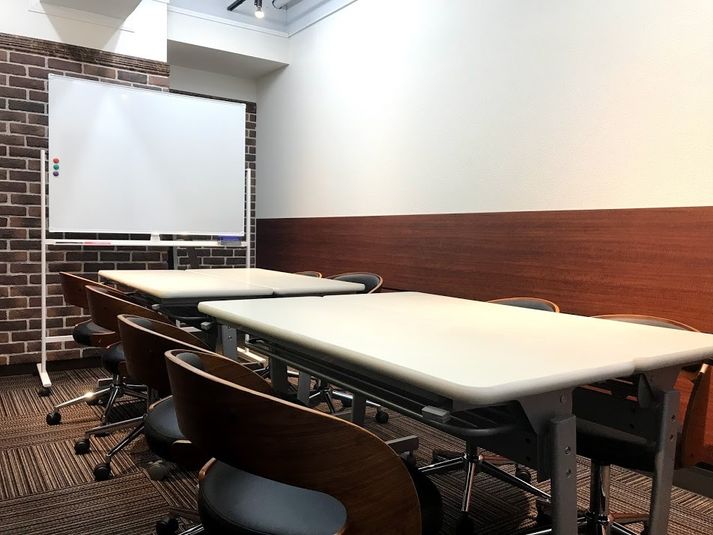 MeetinRoom1　最適8名 - RAKUNA上野MR１