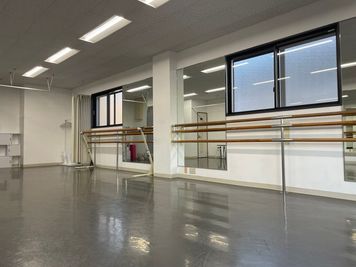 サンプレイス So Arts produced by Mia Tomanoの室内の写真