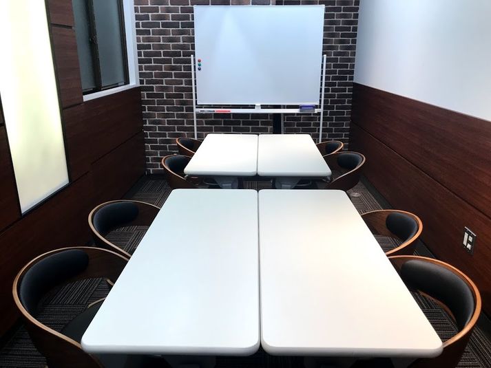 MeetinRoom1　最適8名 - RAKUNA上野MR１