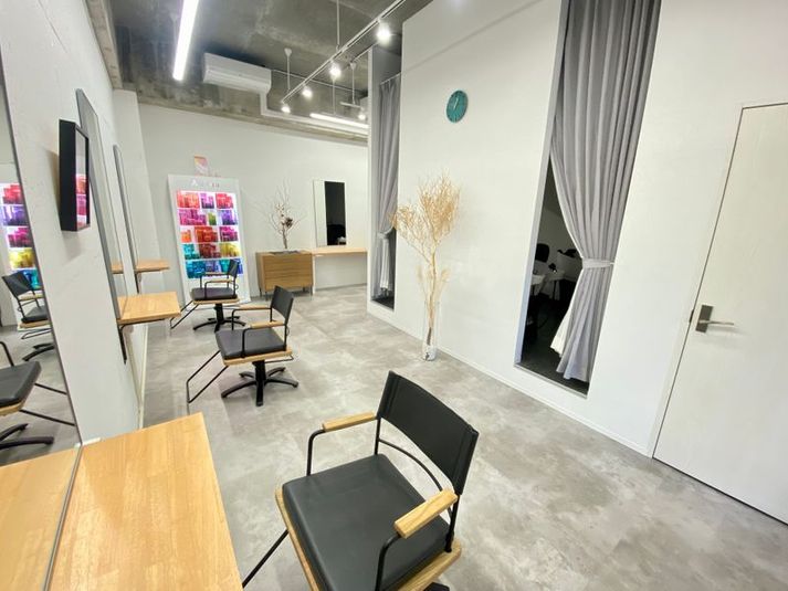 名古屋、八事美容室、面貸し、駐車場完備！ - Free. hair and make