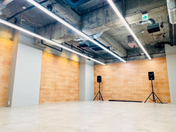 地下イベントスペース - Blank