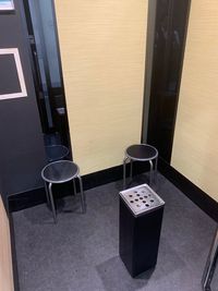 カラオケビッグエコー 天神西通り店 《1～4名用》会議・打ち合わせ用ルーム【サイズS】の室内の写真