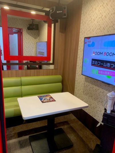 《5～8名用》会議・打ち合わせ用ルーム【サイズM】 - カラオケビッグエコー 天神西通り店