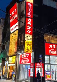 カラオケビッグエコー 長崎春雨観光通り店 《5～8名用》会議・打ち合わせ用ルーム【サイズM】の室内の写真