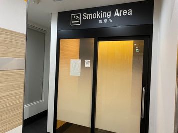 カラオケビッグエコー 長崎春雨観光通り店 《5～8名用》会議・打ち合わせ用ルーム【サイズM】の室内の写真